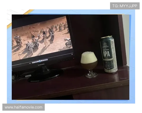 王昶家的冰箱里塞满蛋白粉，连饮料都是按毫升算的